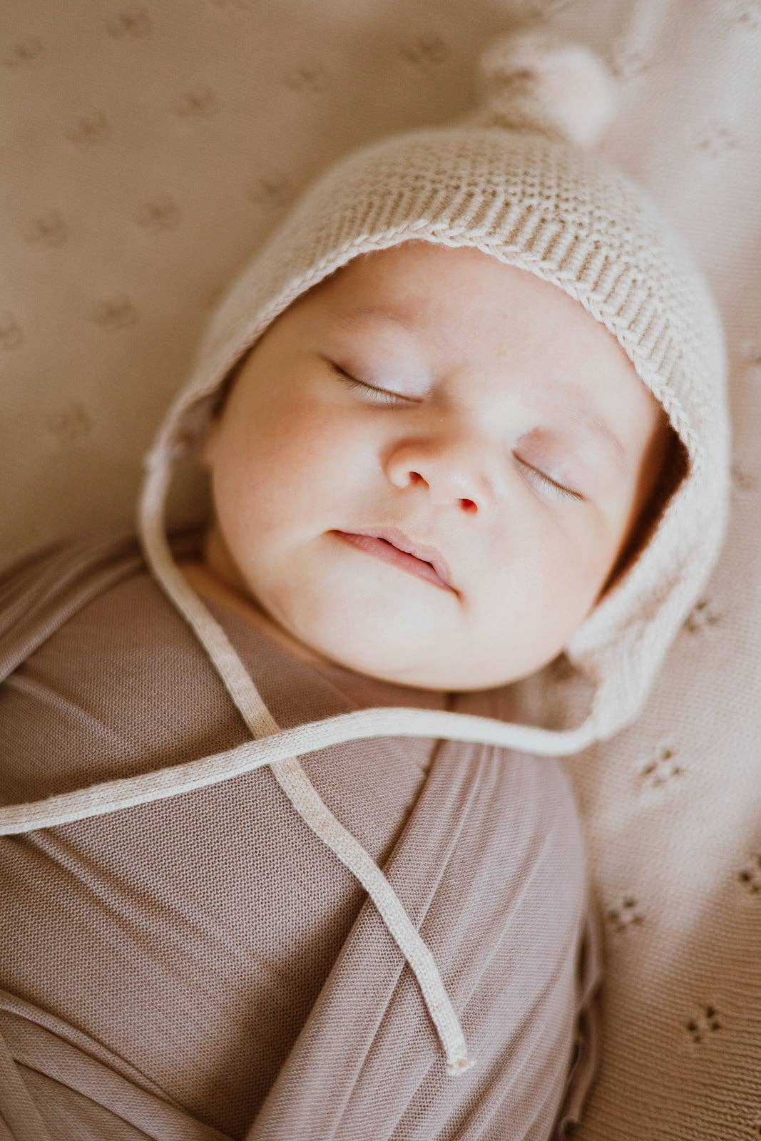 Pompom Bonnet in Fawn