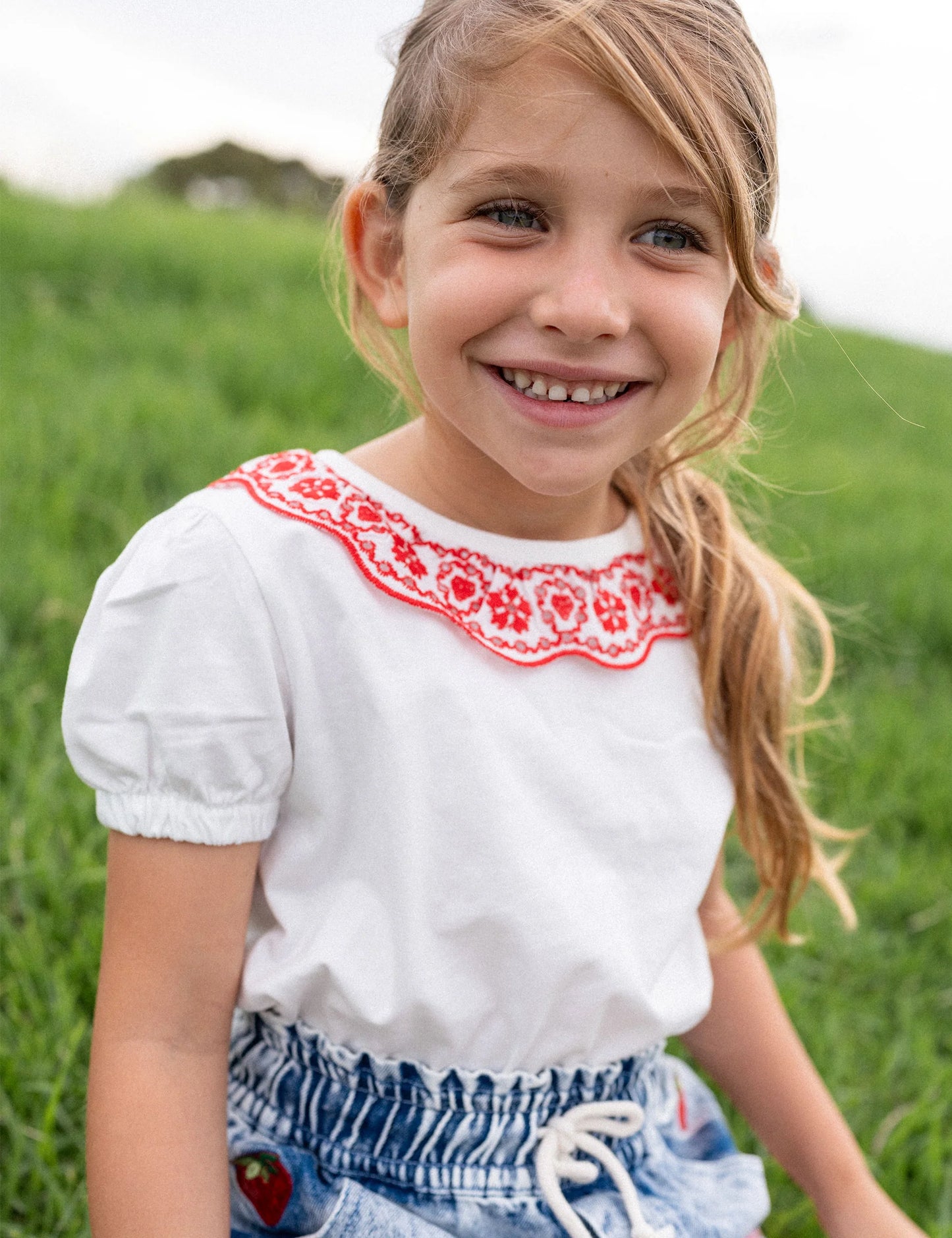 Greta Embroidered Collar Top White/Red