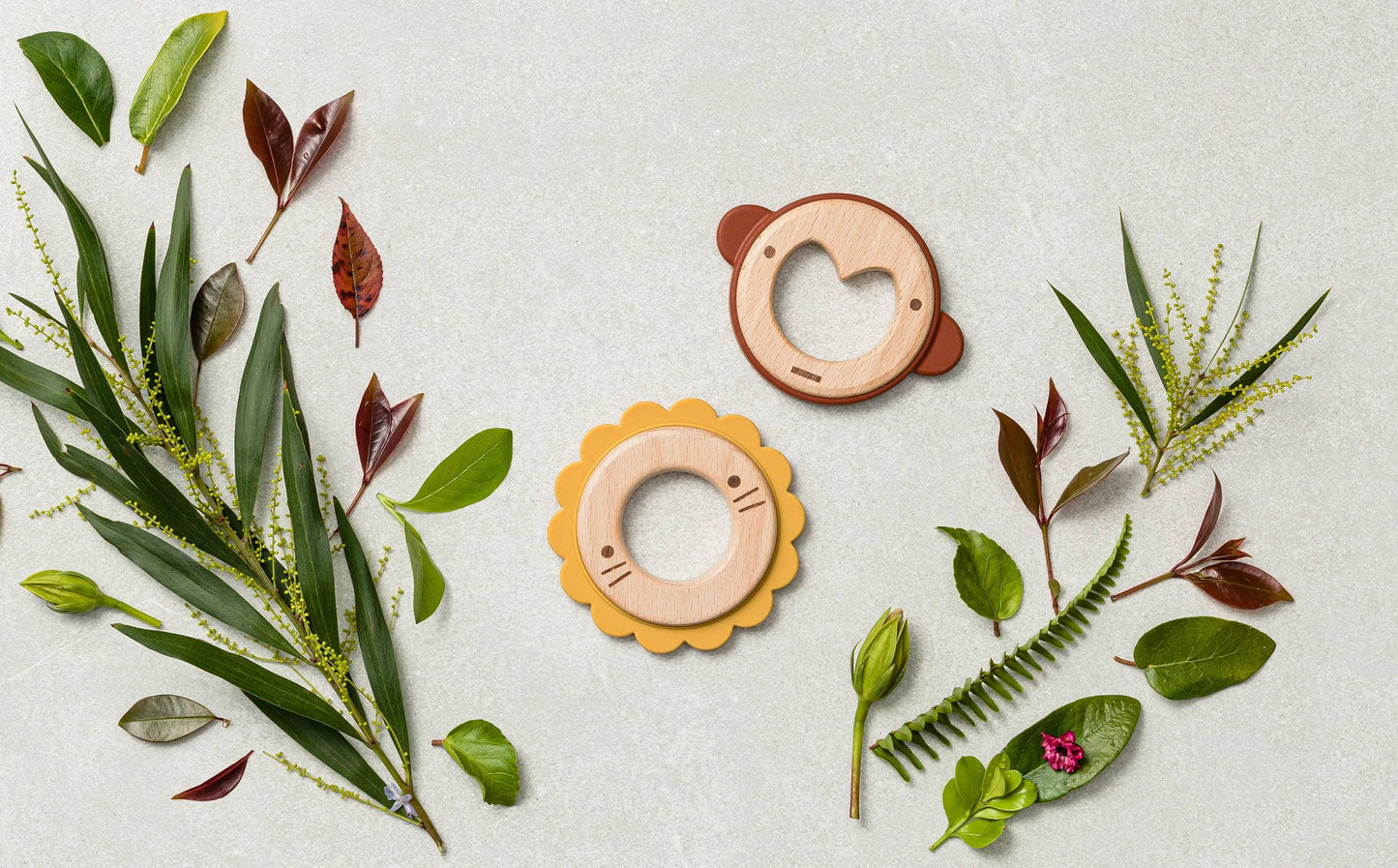 Lee the Lion Teether Wood + Silicone